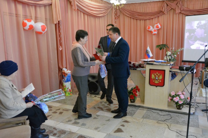 Поздравление главы Киквидзенского района ветеранов ЗАГС