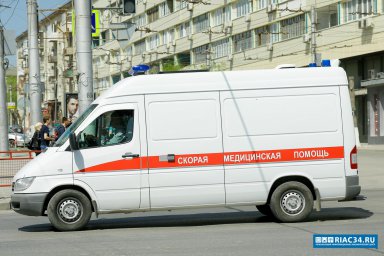 В Волгограде за просьбу надеть маску избили кондуктора троллейбуса