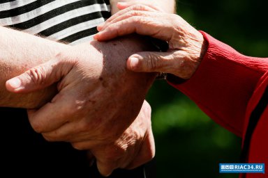 Волгоградцам старше 65 лет самоизоляцию продлили еще на месяц